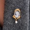 El Yapımı Gümüş Broş Cameo Tasarımlı Oniks Taş ve İncili
