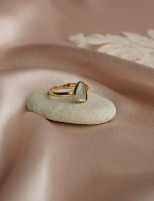14K Gold Ring with Quartz Stone