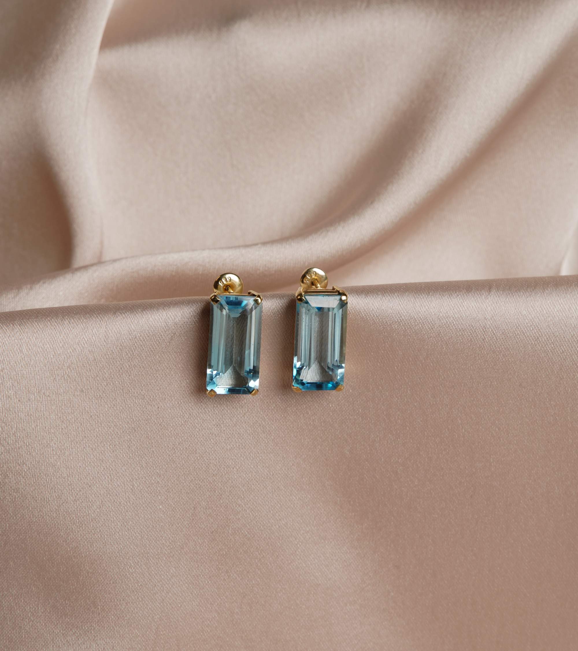 Mavi Topaz Taşlı 14K Altın Küpe